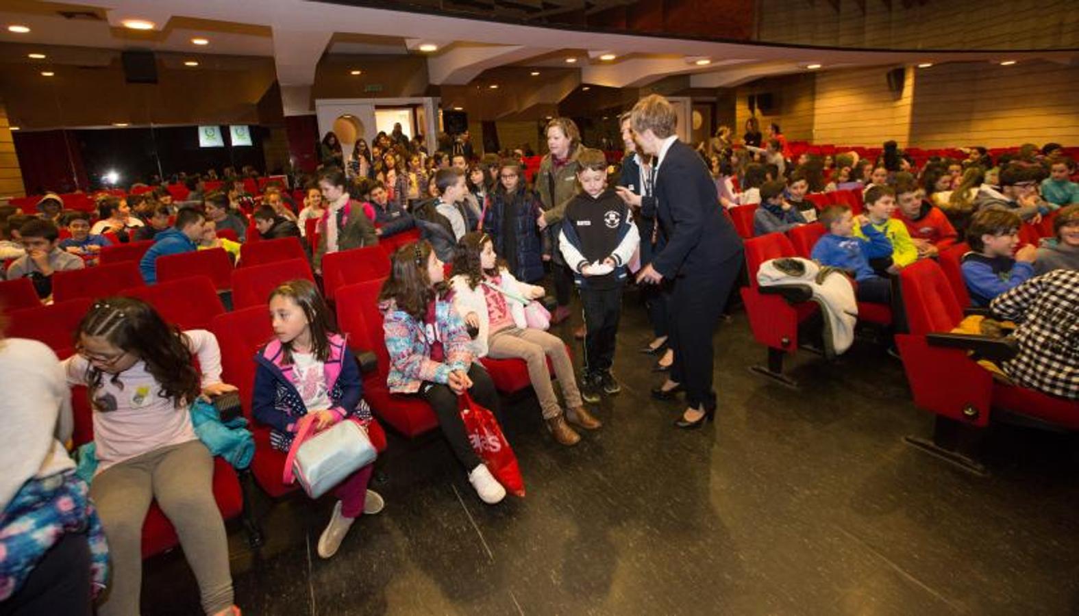 Cuatrocientos escolares participan en actividades basadas en la obra de la escritora Berta Piñán 