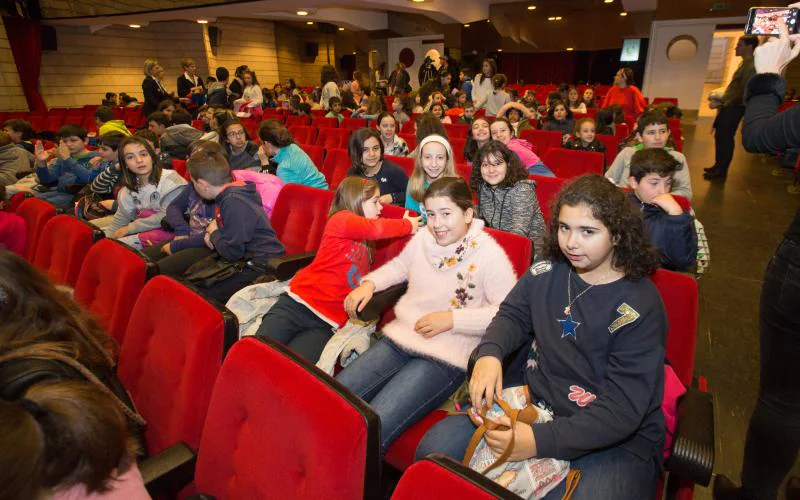 Cuatrocientos escolares participan en actividades basadas en la obra de la escritora Berta Piñán 