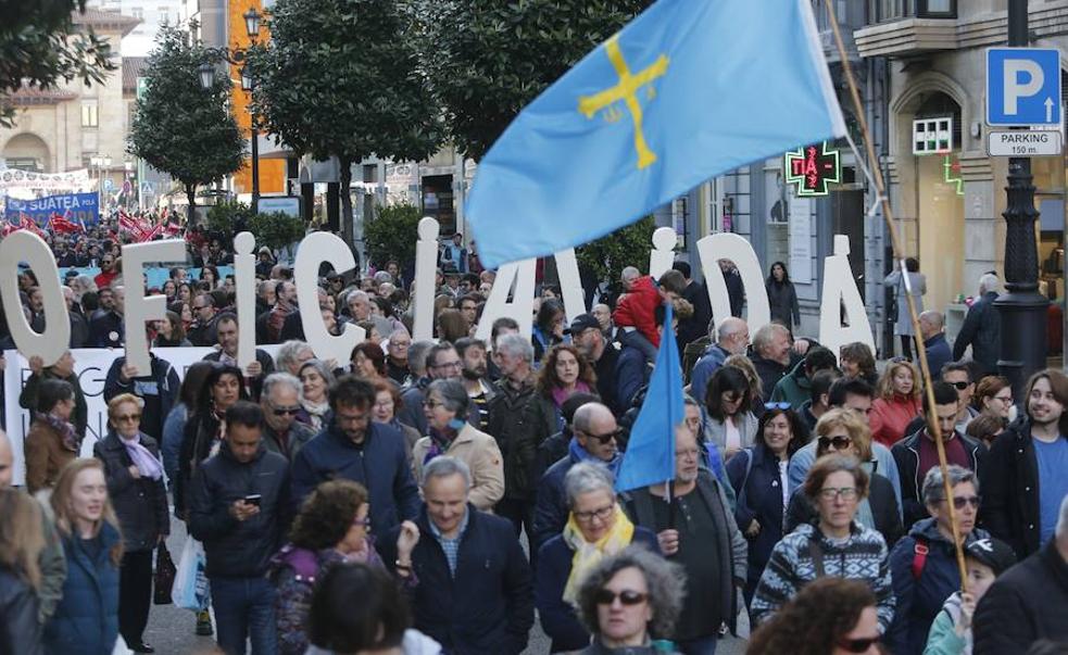 La marcha comenzó en la Estación del Norte y concluyó junto al Teatro Campoamor.