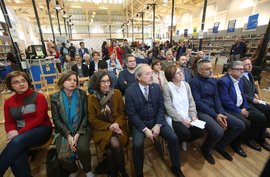 La feria vuelve un año más con el objetivo de rendir homenaje a la lectura. Permanecerá abierta hasta el domingo 13 de mayo