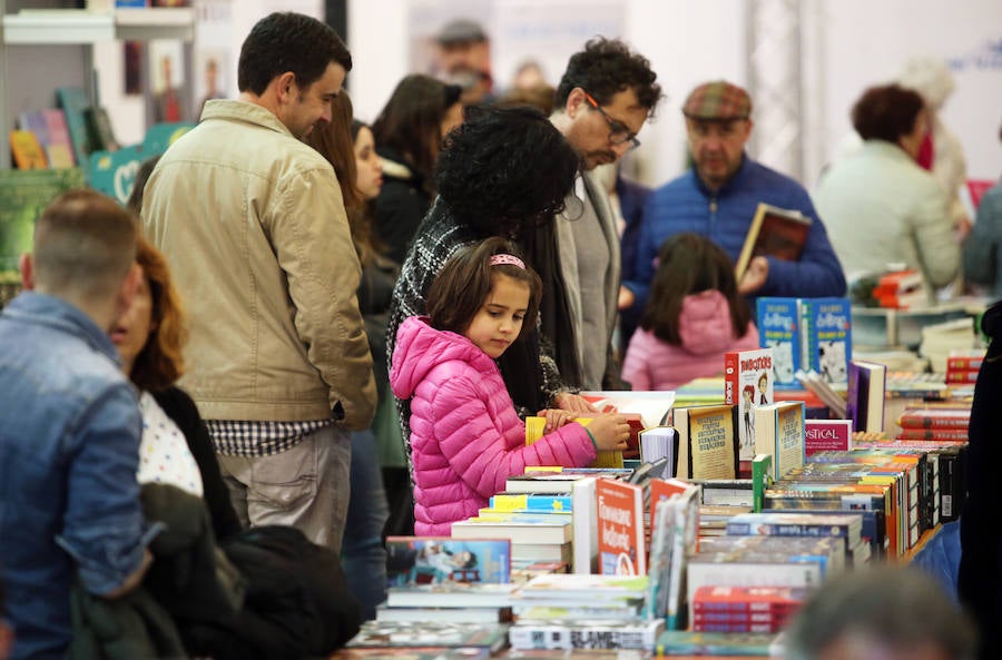 La feria vuelve un año más con el objetivo de rendir homenaje a la lectura. Permanecerá abierta hasta el domingo 13 de mayo