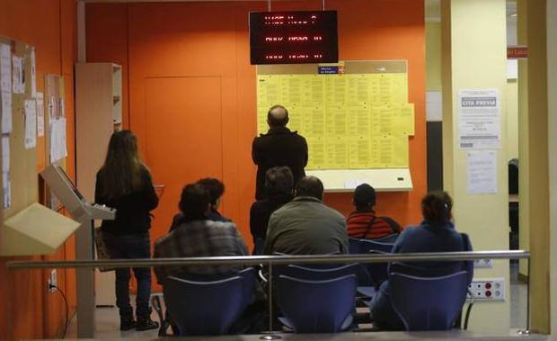 El paro baja en Asturias en 2.274 personas en abril