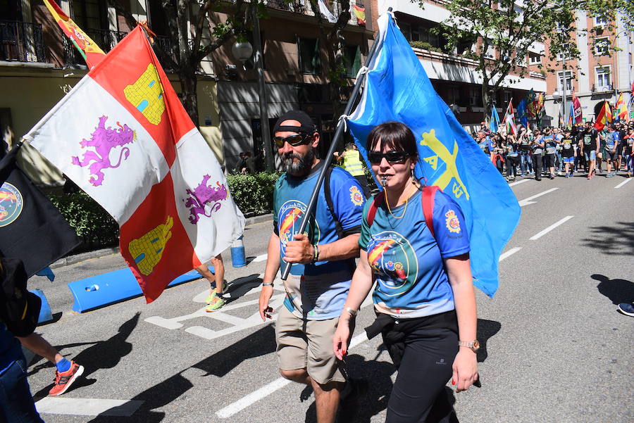 Medio millar de asturianos acuden a la manifestación para denunciar que el acuerdo alcanzado entre los sindicatos e Interior mantiene la discriminación