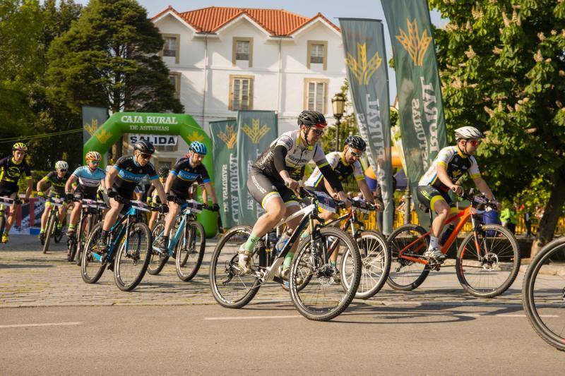 112 personas participaron en la prueba ciclista, en la que María del Carmen Pérez fue la vencedora en la categoría femenina.