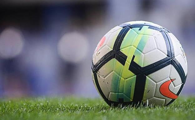 El Veriña expulsa a un jugador de quince años que amenazó y agredió al árbitro