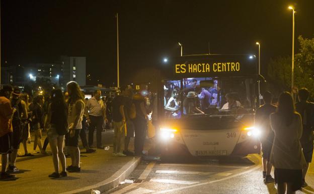 Los informes avalan la implantación en Gijón de las paradas de autobús 'antiacoso'