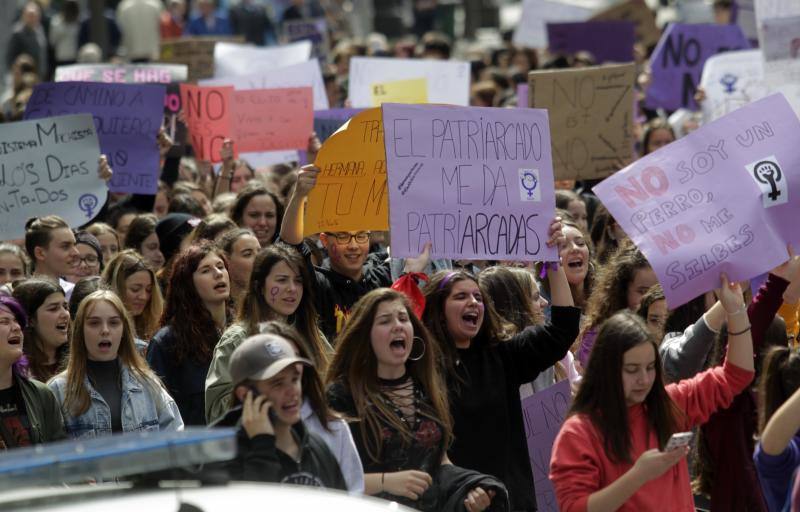 Fotos: Los estudiantes de Oviedo protestan por la sentencia de &#039;La Manada&#039;
