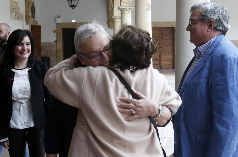 La catedrática María Josefa Sanz, cronista oficial de Avilés, se jubila. La Universidad le rinde un cálido homenaje.