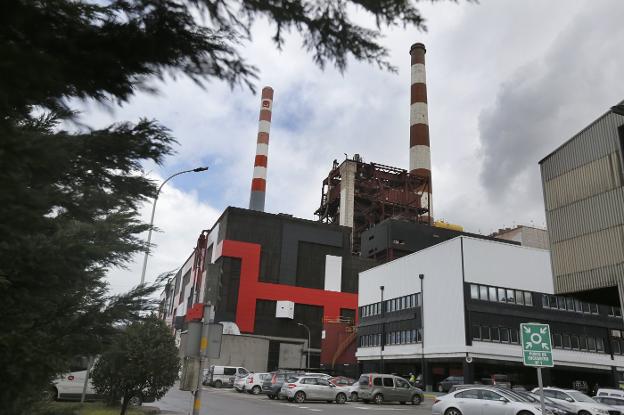 Exterior de la central térmica de Aboño, propiedad de EdP. 