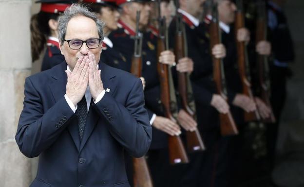 El nuevo presidente de la Generalitat, Quim Torra, a su salida del Parlament.