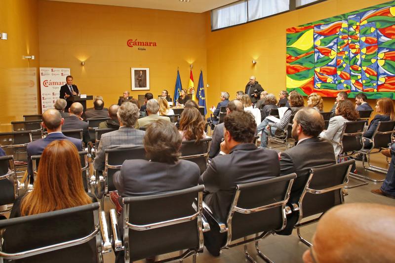 El pleno, que estuvo presidido por el consejero de Empleo, Industria y Turismo del Principado, Isaac Pola, ha elegido también a los 54 vocales que le acompañarán en la dirección