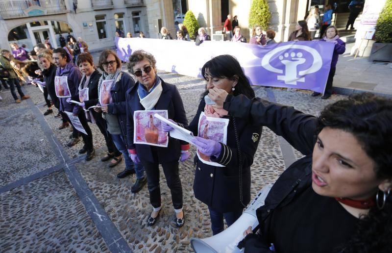 Concentraciones en las principales ciudades asturianas para reclamar el cumplimiento del pacto de Estado y más presupuesto contra la violencia machista