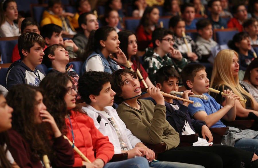 El Auditorio Príncipe Felipe de Oviedo acoge la segunda jornada del programa Link Up dirigido a niños de entre 9 y 13 años. 