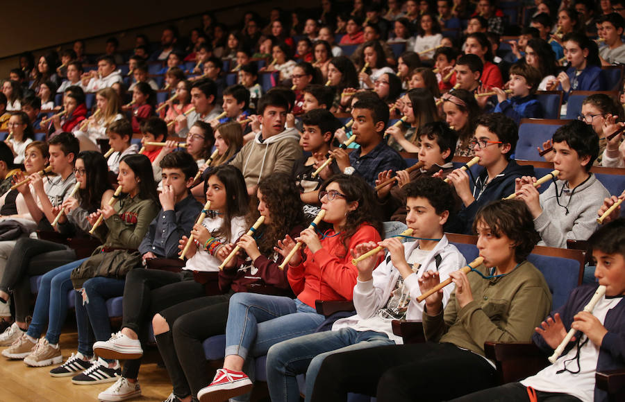 El Auditorio Príncipe Felipe de Oviedo acoge la segunda jornada del programa Link Up dirigido a niños de entre 9 y 13 años. 