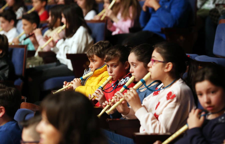El Auditorio Príncipe Felipe de Oviedo acoge la segunda jornada del programa Link Up dirigido a niños de entre 9 y 13 años. 