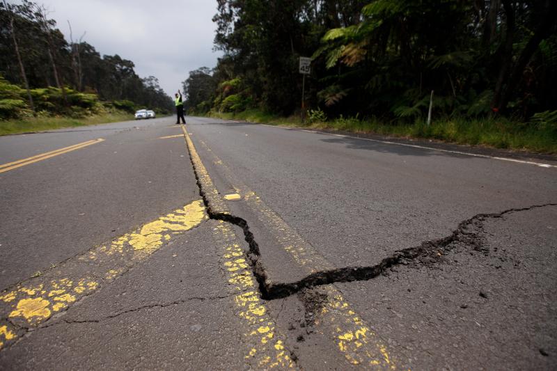 Una erupción explosiva en la cima creó una nube de más de 9.000 metros de ceniza que obligó a residentes cercanos a buscar refugio