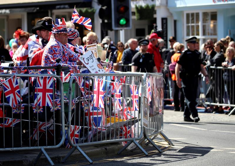 La boda real ha generado una gran atención social y se estima que más de 5.000 miembros de los medios de comunicación británicos e internacionales y personal de apoyo cubran el sábado el enlace del hijo del príncipe Carlos y la fallecida Diana de Gales