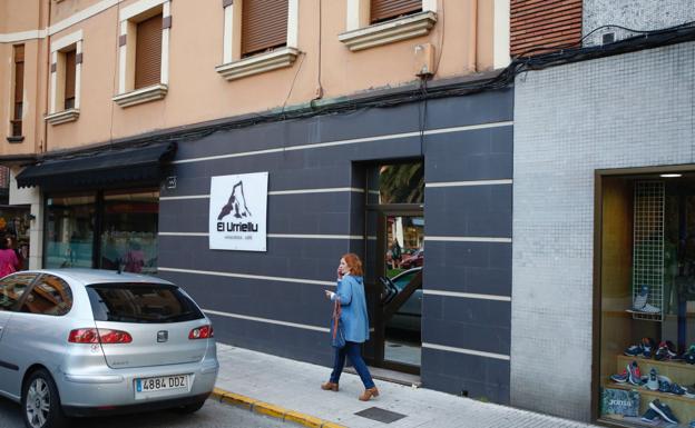El atracaor de dos bancos en Oviedo y Lugones, detenido por la perilla y los tatuajes