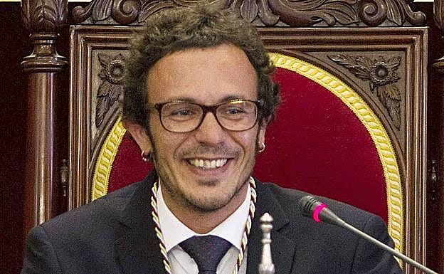 Kichi, crítico con Pablo Iglesias: «No quiero dejar de vivir y criar a mis hijos en un piso de currante»