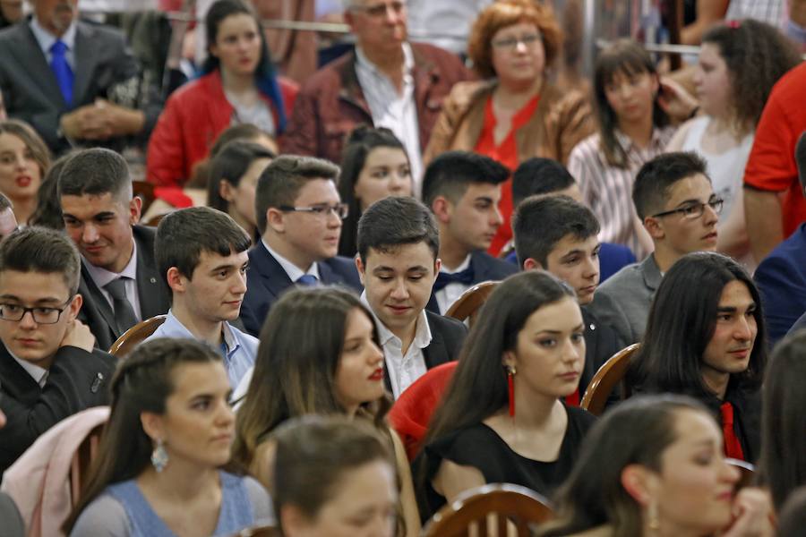 Fotos: Graduación de los alumnos del IES Padre Feijoo