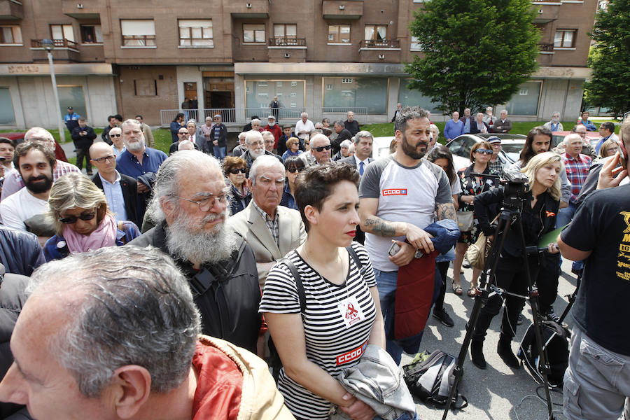 El coordinador federal de IU asistió a la inauguración de los jardines de los Abogados de Atocha' en la calle Peña Santa de Enol, nombre que se otorga a propuesta de IU en memoria de los cinco abogados laboralistas asesinados por terroristas de ultra derecha hace ahora 41 años