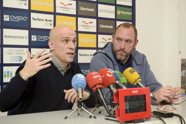 Carles Marco y Hector Galán, ayer, en su comparecencia ante los medios. 