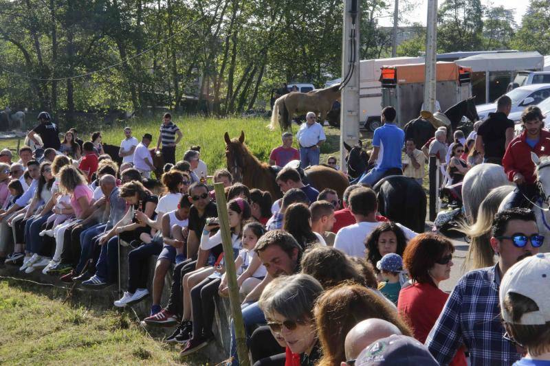 Más de sesenta jinetes participaron en la concentración ecuestre de El Peral.