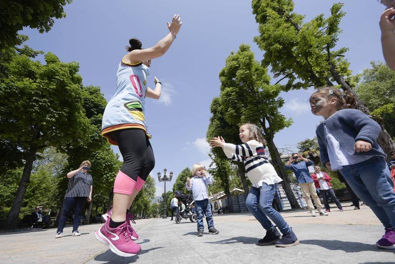 Los puestos tradicionales y los juegos infantiles amenizaron la jornada festiva.