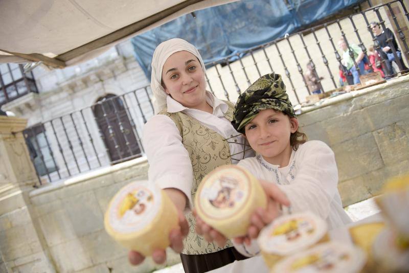 Los puestos tradicionales y los juegos infantiles amenizaron la jornada festiva.