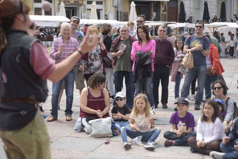 Los puestos tradicionales y los juegos infantiles amenizaron la jornada festiva.