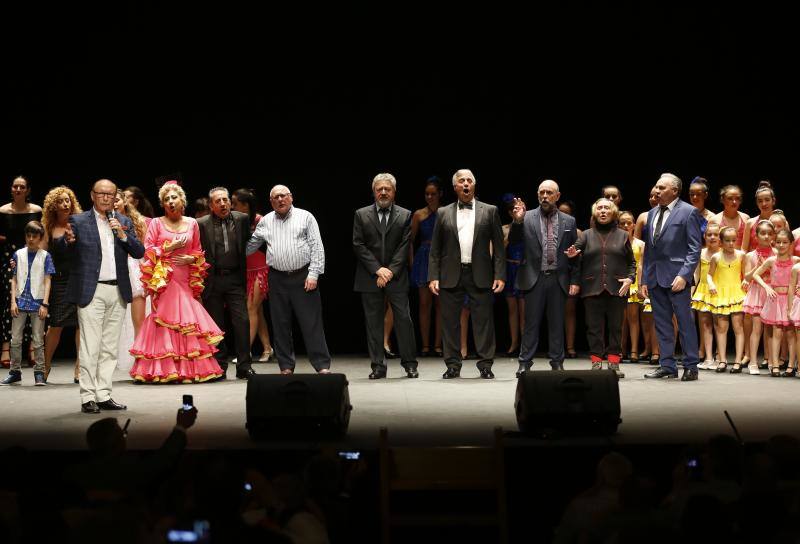 Fotos: El Teatro Jovellanos acoge la celebración del 64 aniversario de la Agrupación Gijonesa