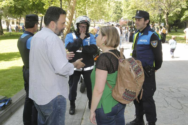 Miles de personas han disfrutado de un Martes de Campo soleado que ha llenado numerosos rincones de Oviedo.