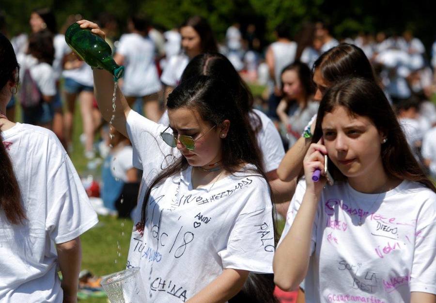 Miles de personas han disfrutado de un Martes de Campo soleado que ha llenado numerosos rincones de Oviedo.