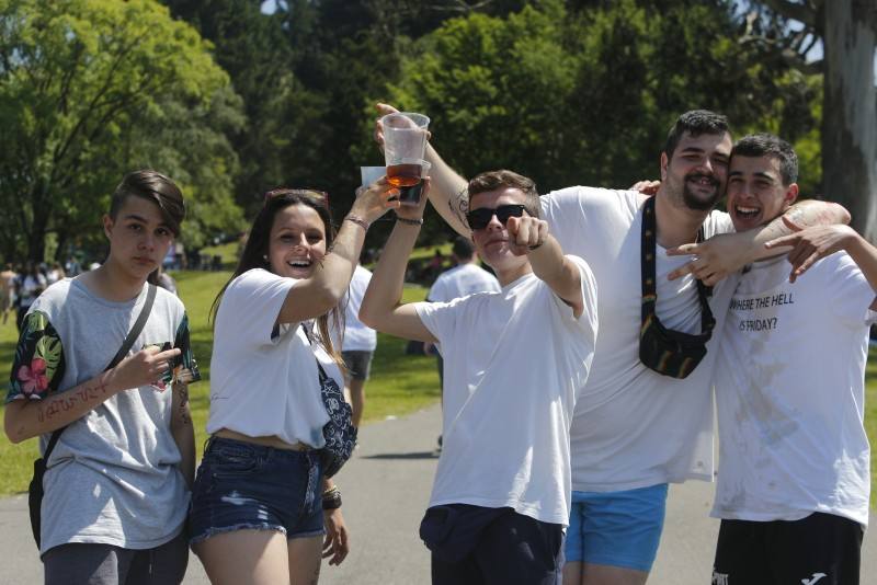 Miles de personas han disfrutado de un Martes de Campo soleado que ha llenado numerosos rincones de Oviedo.