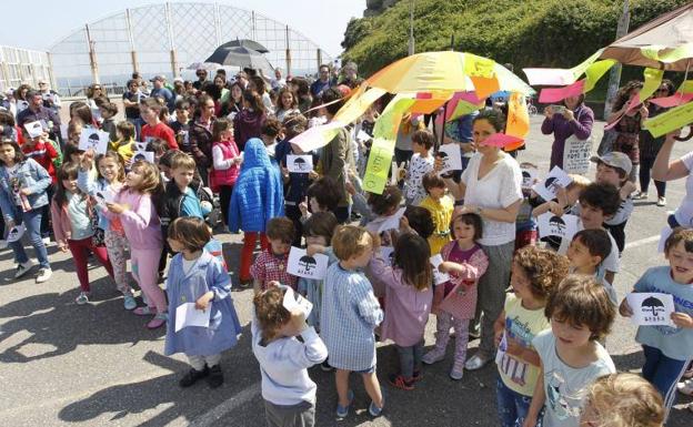 Cimavilla clama por una pista cubierta: «Queremos un techo»