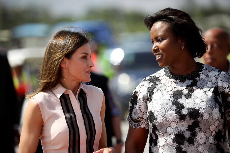 Doña Letizia cerró este martes su visita al país, antes de volar a Haití, con la visita a dos proyectos de cooperación que reafirmaron su compromiso con el fortalecimiento del papel de la mujer y su progreso económico y social