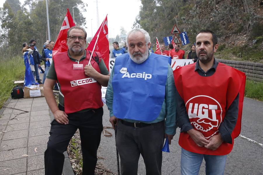 Fotos: Concentración de funcionarios ante la cárcel de Asturias