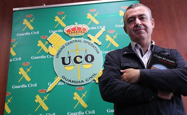 Lorenzo Silva presenta la nueva aventura de su detective Rubén Bevilacqua, 'Lejos del corazón', en la sede de la Unidad Operativa de la Guardia Civil. 