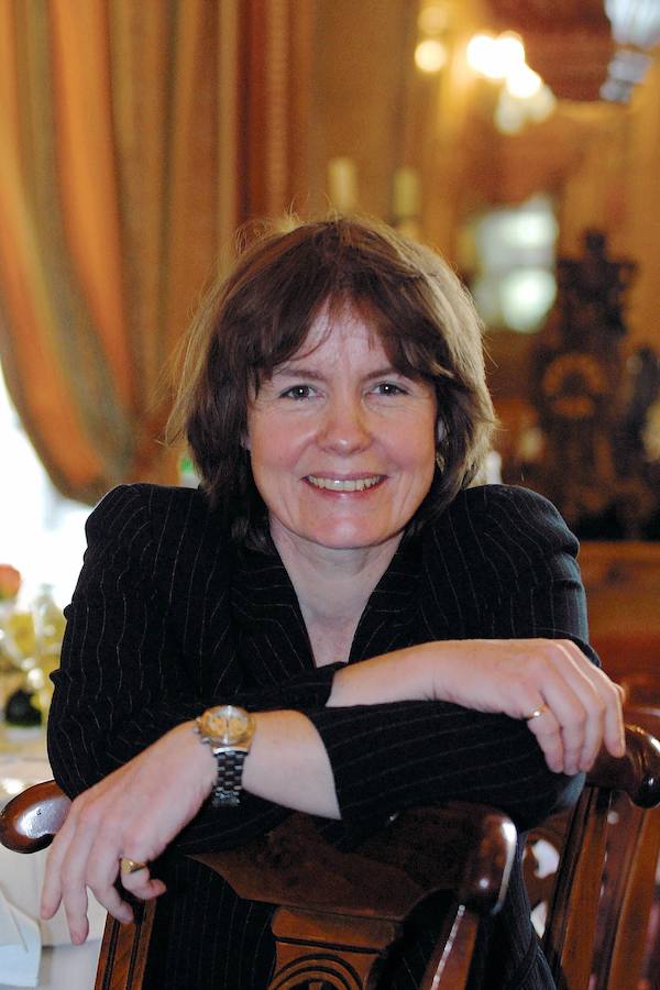 La escritora francesa Frederique Audoin-Rouzeuque, que con el seudónimo Fred Vargas ha alcanzado el éxito editorial a través de la novela negra, ha obtenido hoy en Oviedo el Premio Princesa de Asturias de las Letras 2018