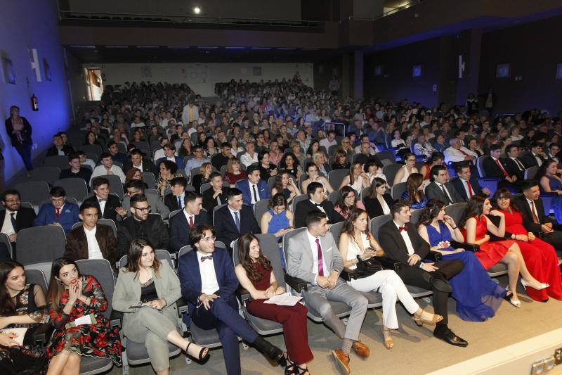 La despedida ha tenido lugar en el palacio de Congresos del recinto ferial Luis Adaro.