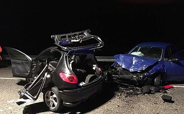Una joven de 17 años muerta y cinco heridos en un accidente en Blimea