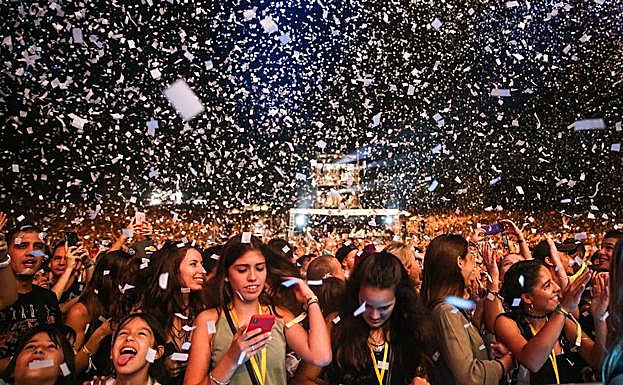 Mueren dos jóvenes en un festival de música en el sur de Inglaterra