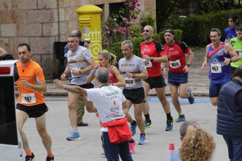 El leonés Sergio Sánchez pulveriza el récord de la media de Cangas de Onís, en el que la gallega Paula Mayobre también superó la mejor marca que ella misma ostentaba.