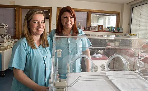 Las enfermeras Rocío González y Ángela María Lastra, autoras del estudio. 