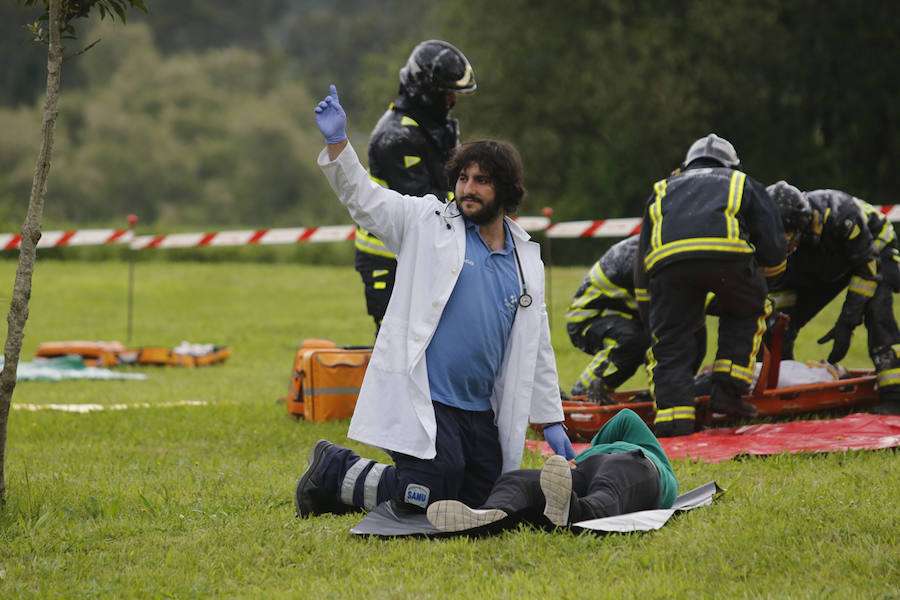 250 efectivos de diversos organismos y administraciones pusieron a prueba su capacidad de respuesta ante grandes emergencias como un accidente de avión o una oleada de incendios