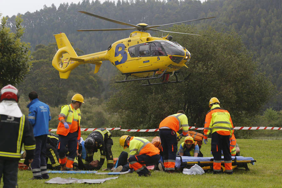 250 efectivos de diversos organismos y administraciones pusieron a prueba su capacidad de respuesta ante grandes emergencias como un accidente de avión o una oleada de incendios