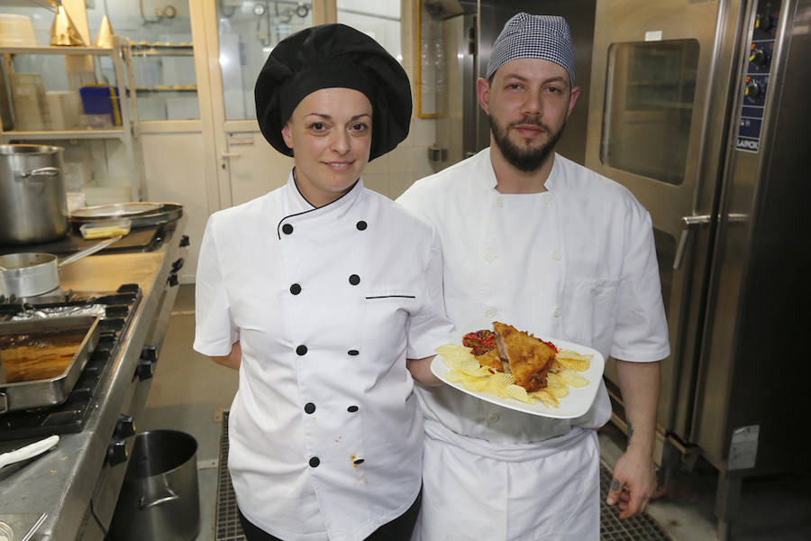 El restaurante ovetense revalidó su título en el concurso organizado por EL COMERCIO y el establecimiento gijonés apostó por ingredientes ecológicos.