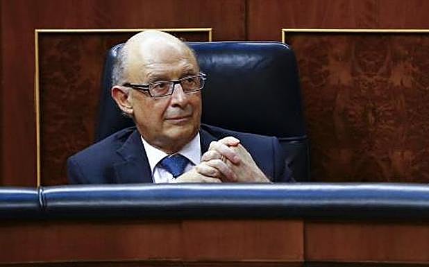 El Principado envía a Montoro un informe crítico sobre financiación