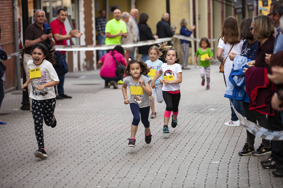 Los pequeños recorrieron la localidad acompañados de personas con discapacidad, que fueron un ejemplo de superación.