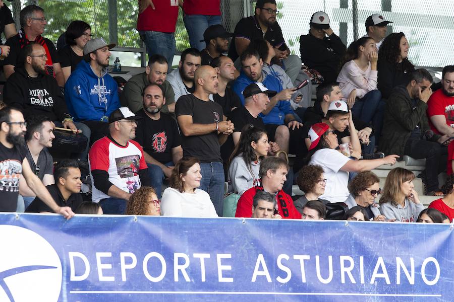 El partido en el que se disputaba el título liguero se jugó en el campo de Las Mestas con gran éxito de público.